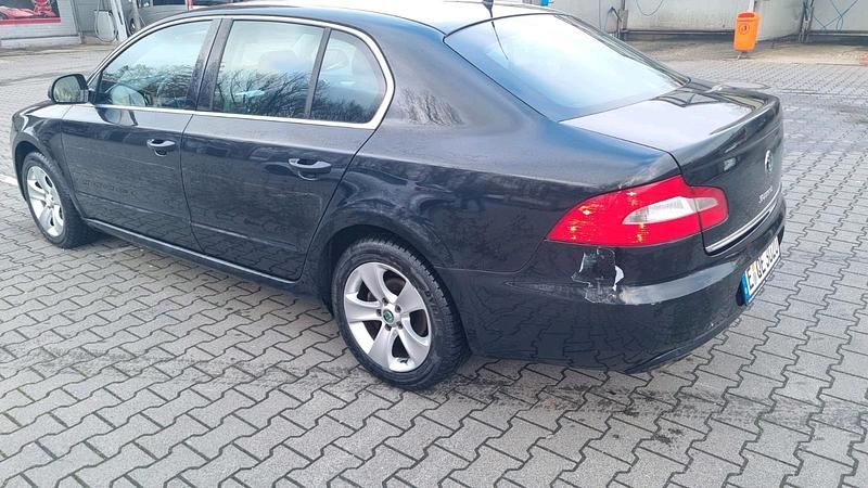 Gebraucht Skoda Superb 125 PS (91 kW) 2009 Schwarz Limousine
