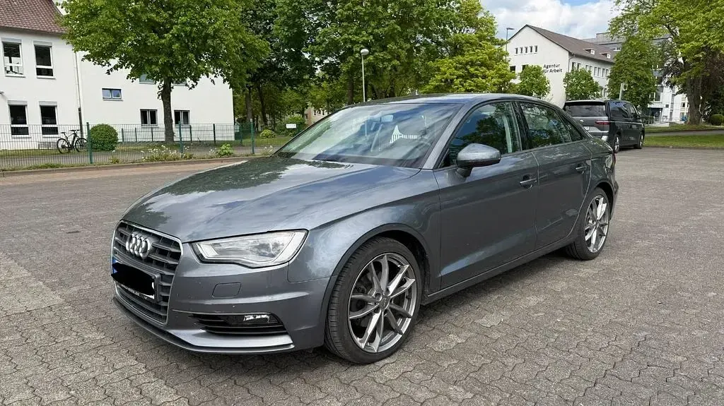 Gebraucht Audi A3 Comfort 110 PS (80 kW) 2016 Grau Limousine