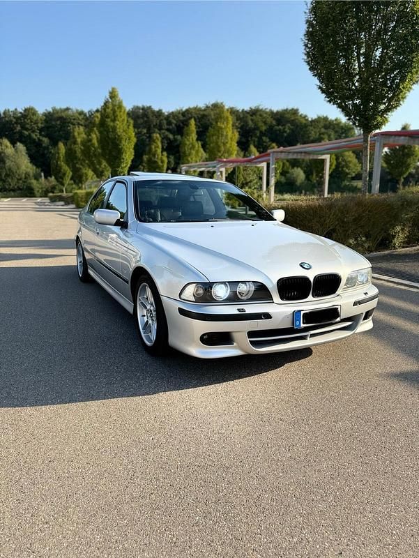 Silber Gebraucht 2003 BMW 525 M Sport Limousine | 6.800 € (Etwas zu teuer) - Bild 1/4