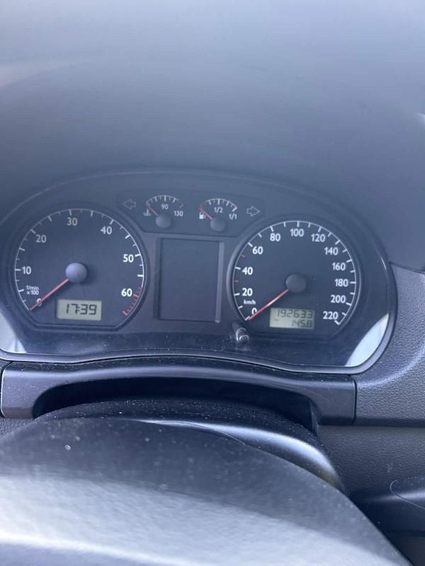 Gebraucht VW Polo 60 PS (44 kW) 2003 Silber Kleinwagen