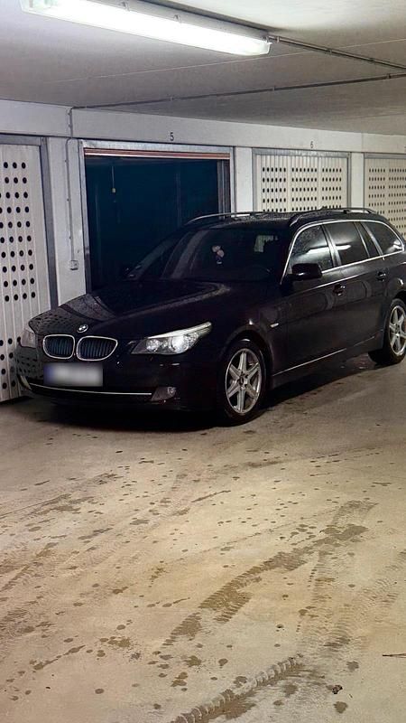 Gebraucht BMW 520 177 PS (130 kW) 2007 Schwarz Kombi