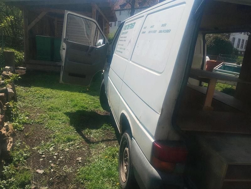 Second-hand VW Transporter 88 CP (64 kW) 2000 Alb Van