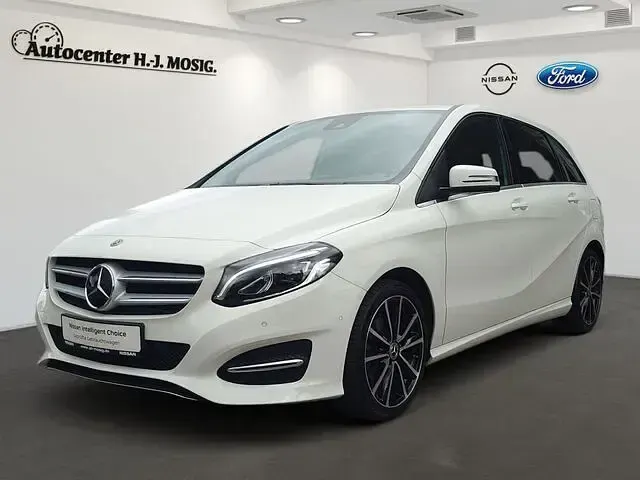 Gebraucht Mercedes B200 Urban 156 PS (114 kW) 2017 Weiß braun Kleinwagen