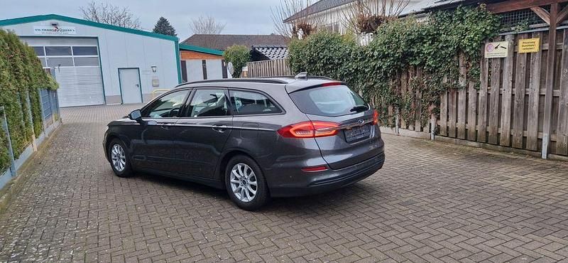 Gebraucht Ford Mondeo 150 PS (110 kW) 2021 Grau Kombi