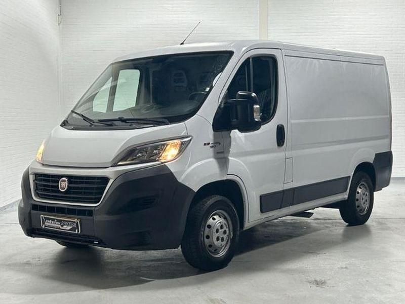 Weiss Gebraucht 2016 Fiat Ducato Van | 9.282 € (Teuer) - Bild 1/4