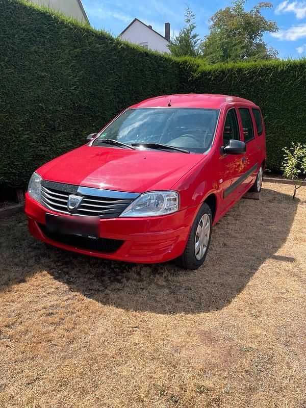 Rot Gebraucht 2009 Dacia Logan Limousine | 1.850 € (Guter Preis) - Bild 1/4