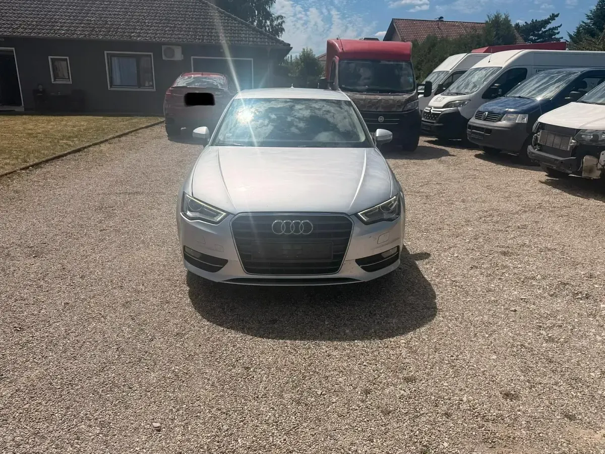 Gebraucht Audi A3 Sportback 105 PS (77 kW) 2014 Silber Kleinwagen