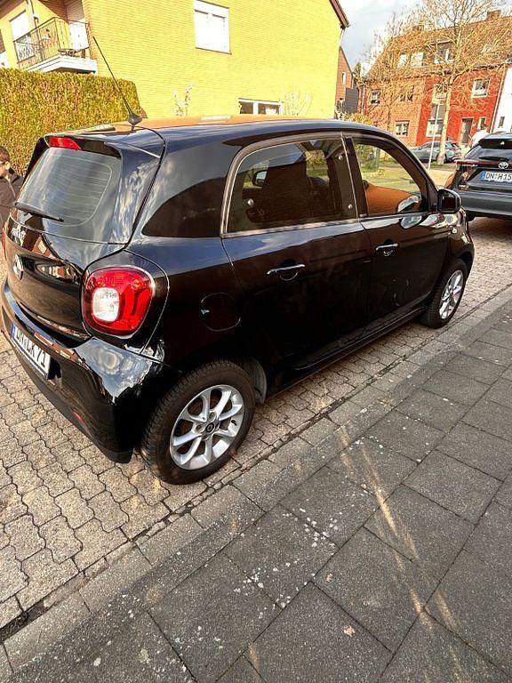 Second-hand Smart ForFour 71 CP (52 kW) 2015 Negru Hatchback