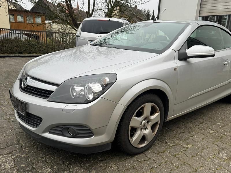 Silber Gebraucht 2007 Opel Astra Cabriolet Cabrio | 1.699 € (Fairer Preis) - Bild 1/4