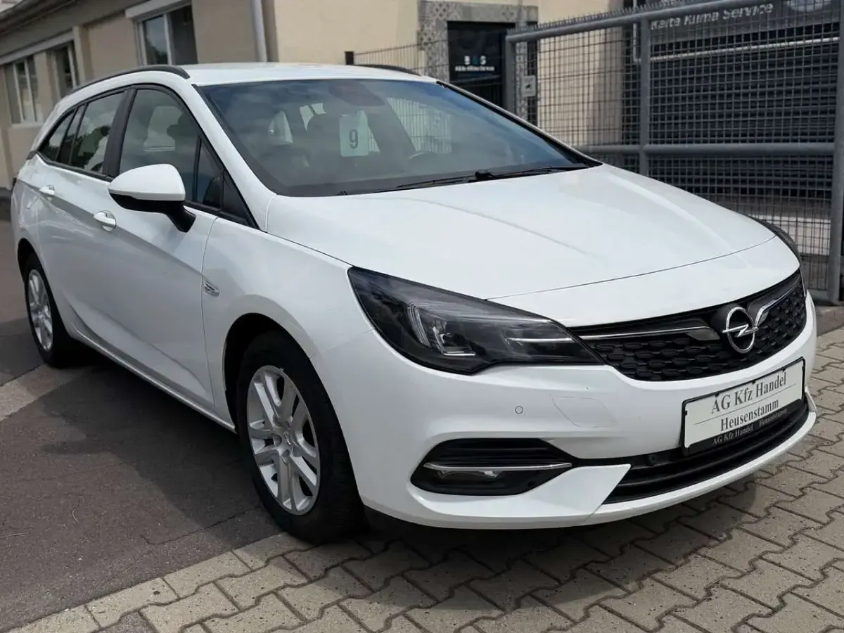 Gebraucht Opel Astra Basis 105 PS (77 kW) 2020 Weiß Kombi