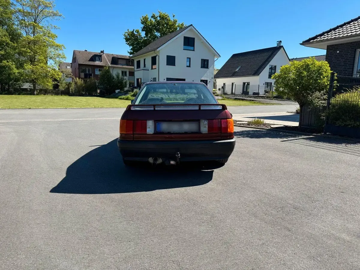 Käytetty Audi 80 Performance 90 HP (66 kW) 1990 Punainen Sedan