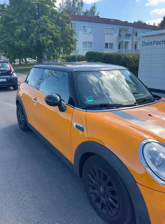 Gebraucht Mini Cooper 136 PS (100 kW) 2015 Orange Kleinwagen