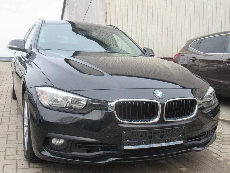 Gebraucht BMW 320 Advantage 184 PS (135 kW) 2016 Schwarz Kombi