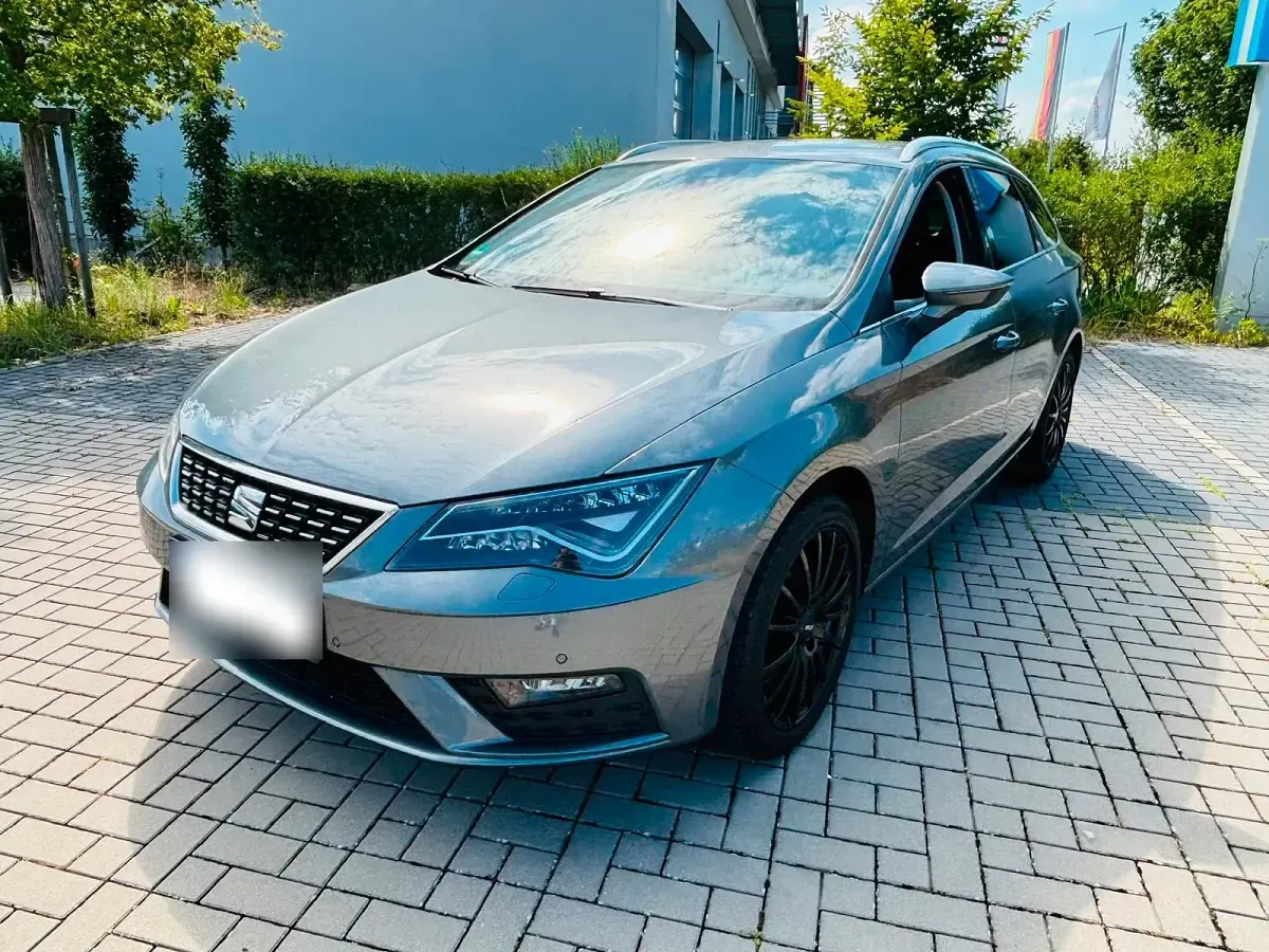 Gebraucht Seat Leon ST 132 PS (97 kW) 2018 Grau Kombi