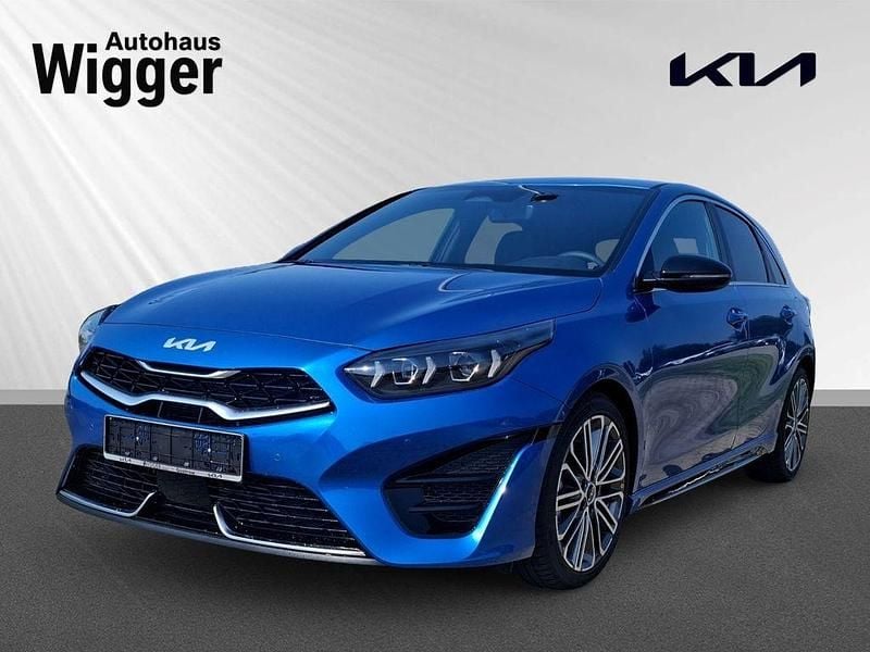 Blau Gebraucht 2025 Kia Ceed GT GT-Line Limousine | 28.990 € (Superpreis) - Bild 1/4