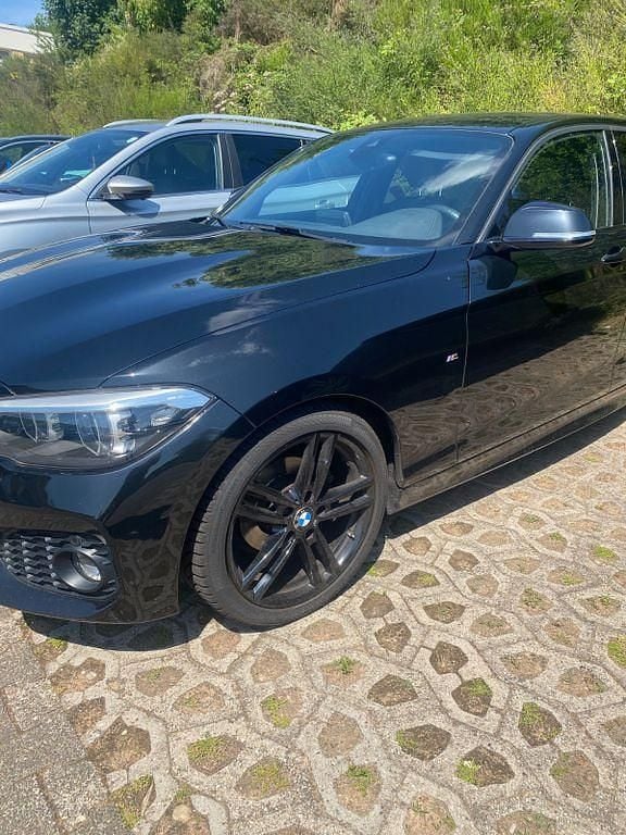 Schwarz Gebraucht 2019 BMW 118 M Sport Kleinwagen | 17.000 € (Superpreis) - Bild 1/4