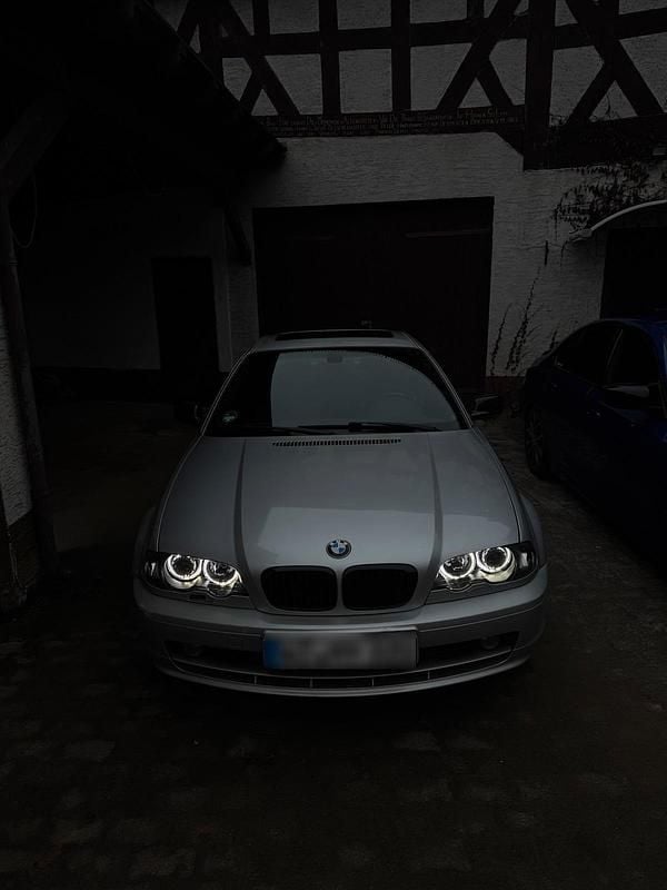 Gebraucht BMW 320 150 PS (110 kW) 1999 Silber Coupé