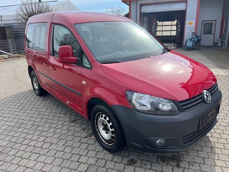 Gebraucht VW Caddy Trendline 102 PS (75 kW) 2010 Rot Van / Kleinbus