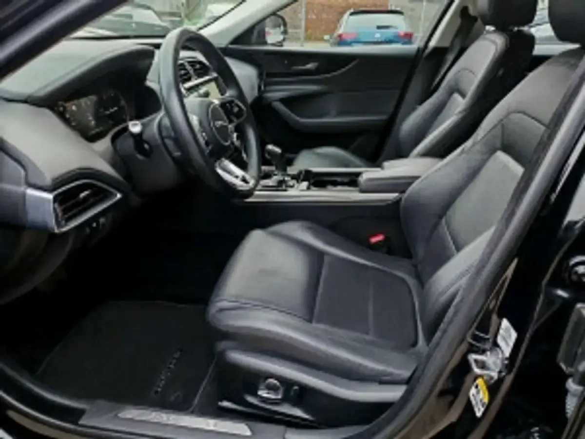 Gebraucht Jaguar XE 204 PS (150 kW) 2021 Schwarz Limousine