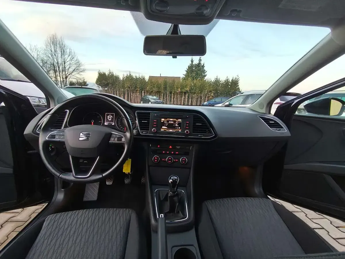 Usado Seat Leon Style 105 HP (77 kW) 2014 Preto Citadino