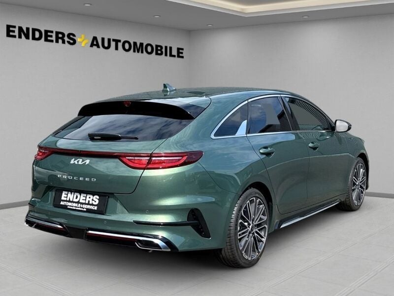 Neu Kia Ceed GT-Line 140 PS (102 kW) 2025 Dunkelgruen Kleinwagen