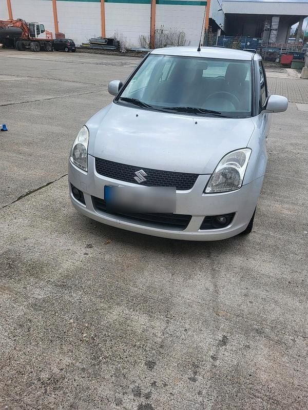 Silber Gebraucht 2010 Suzuki Swift Kleinwagen | 1.699 € (Fairer Preis) - Bild 1/4