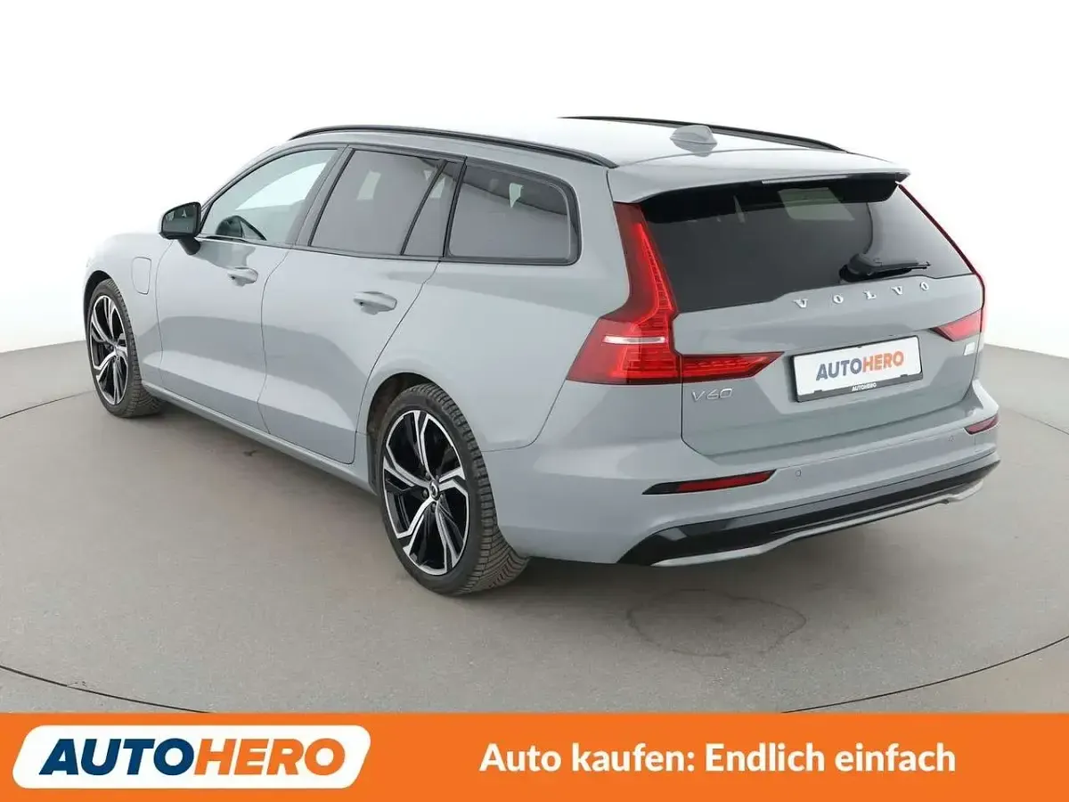 Gebraucht Volvo V60 Plus 398 PS (292 kW) 2024 Vapour grey Kombi