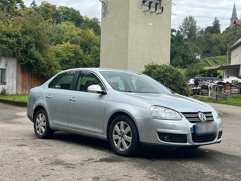 Silber Gebraucht 2008 VW Jetta Limousine | 4.899 € (Fairer Preis) - Bild 1/4