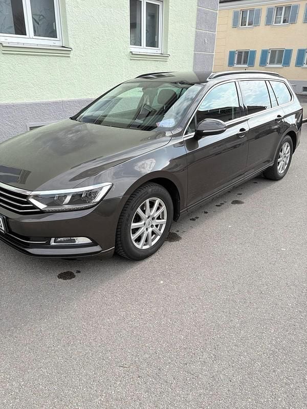 Gebraucht VW Passat 150 PS (110 kW) 2016 Braun Kombi