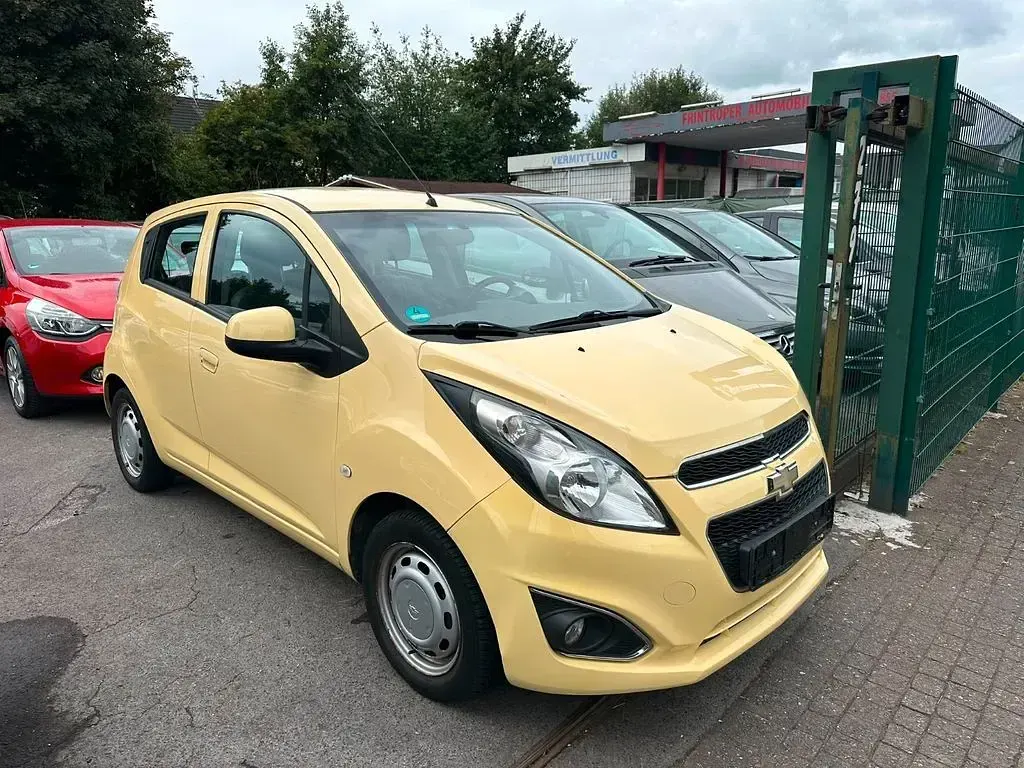 Gebraucht Chevrolet Spark LT 68 PS (50 kW) 2014 Gelb Kleinwagen