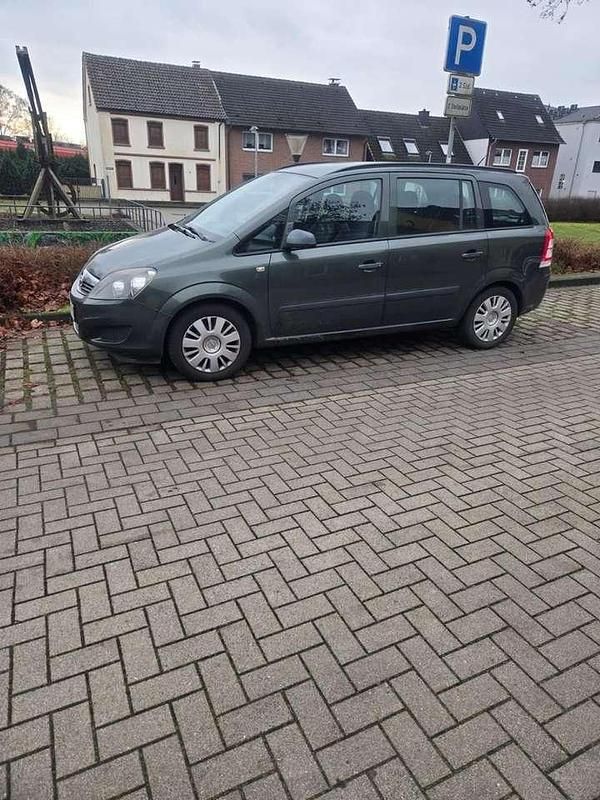 Gebraucht Opel Zafira Edition 105 PS (77 kW) 2009 Van / Kleinbus