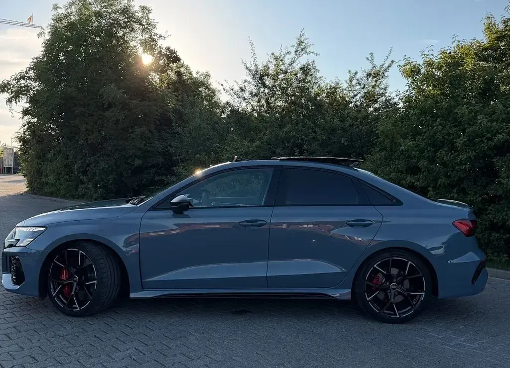 Gebraucht Audi RS3 Sport 400 PS (294 kW) 2023 Grau Limousine