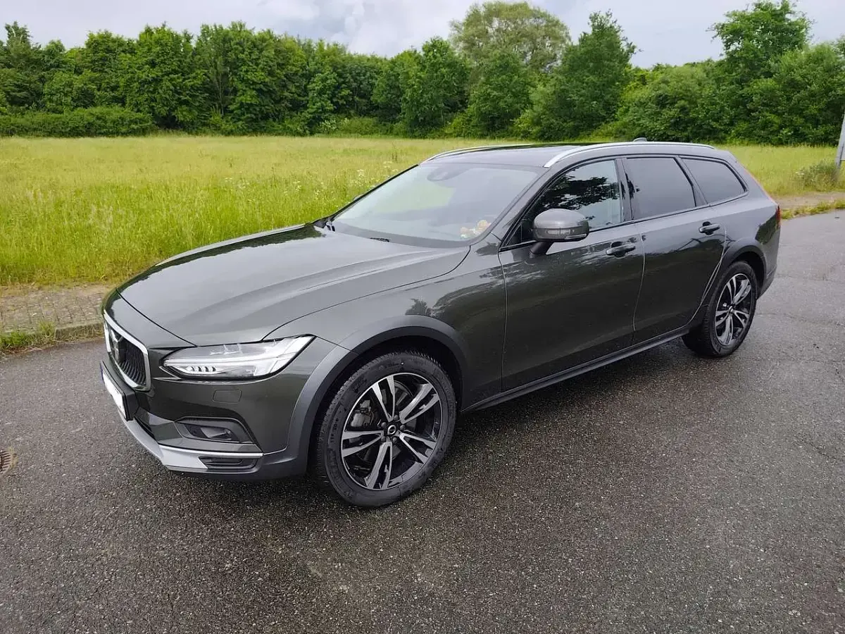 Gebraucht Volvo V90 CC Pro 197 PS (144 kW) 2021 Grün Kombi