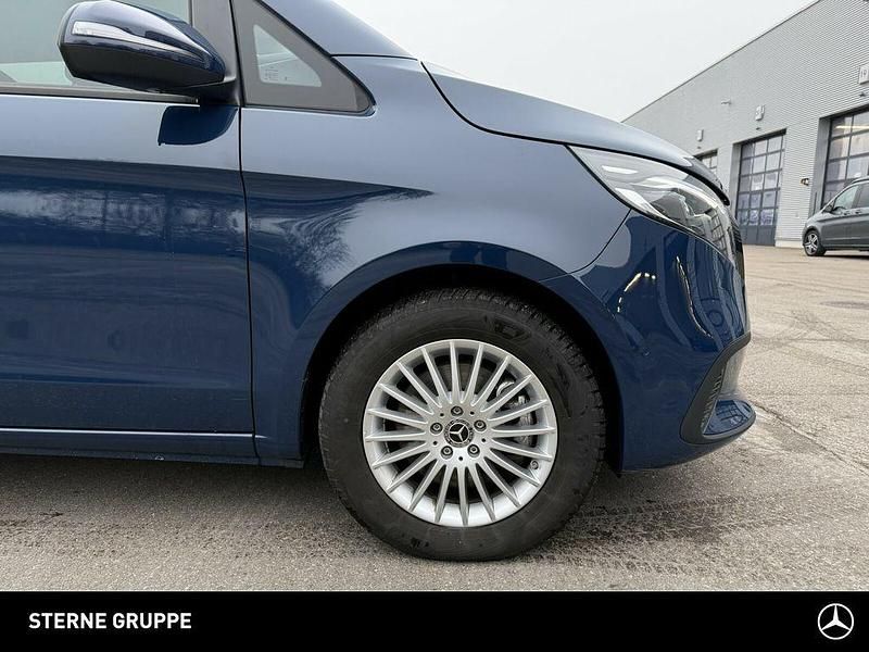 Gebraucht Mercedes EQV300 150 kW (204 PS) 2024 Stahlblau Van / Kleinbus