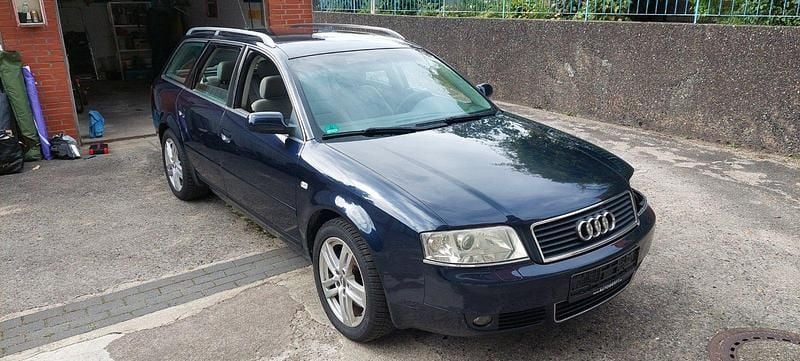 Blau Gebraucht 2004 Audi A6 Kombi | 1.600 € (Superpreis) - Bild 1/4