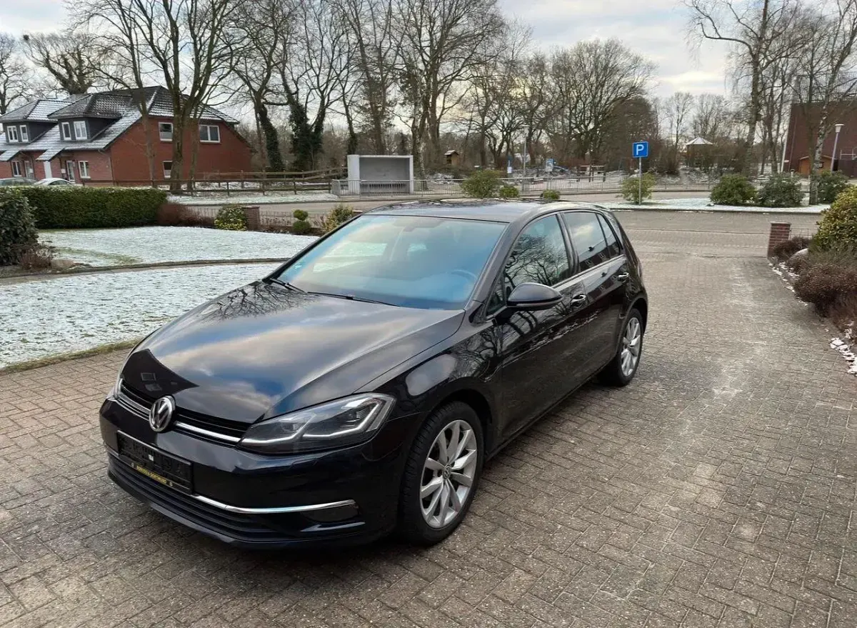 Gebraucht VW Golf VII Highline 150 PS (110 kW) 2017 Schwarz Kleinwagen