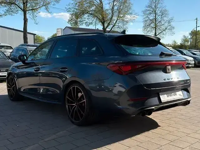 Używany Cupra Leon VZ 310 KM (228 kW) 2021 Szary Sedan/Limuzyna