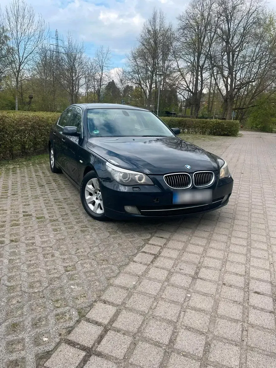 Gebraucht BMW 525 218 PS (160 kW) 2008 Blau Limousine