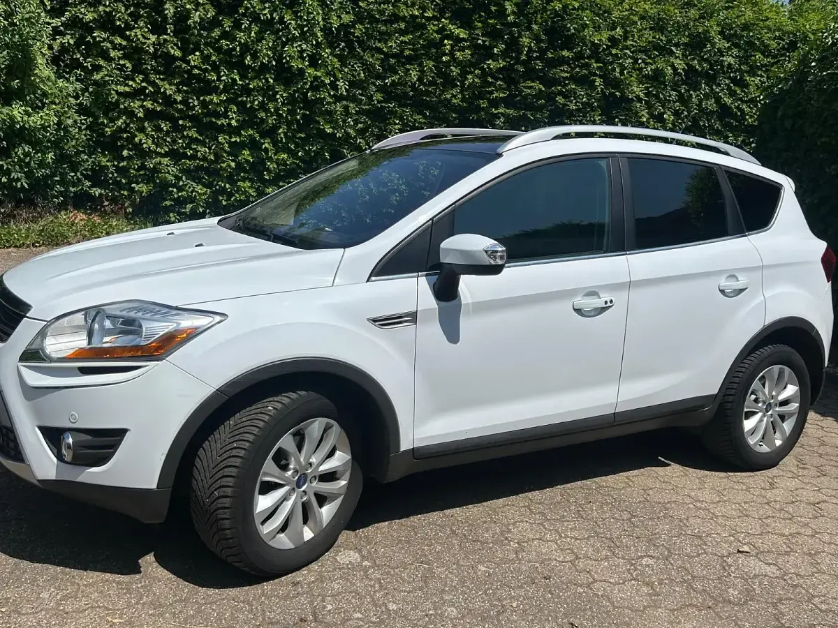 Gebraucht Ford Kuga 165 PS (121 kW) 2011 Weiß SUV