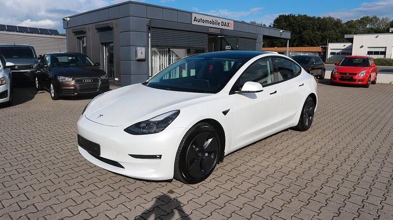 Weiß Gebraucht 2021 Tesla Model 3 Performance Limousine | 28.880 € (Guter Preis) - Bild 1/4