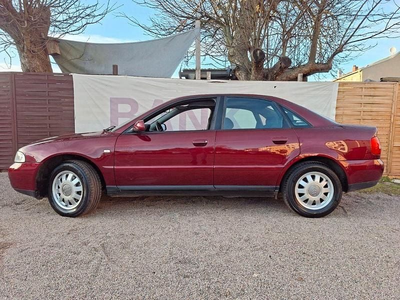 Gebraucht Audi A4 150 PS (110 kW) 1999 Rot Limousine