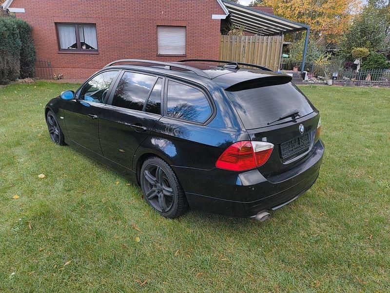 Gebraucht BMW 320 177 PS (130 kW) 2008 Schwarz Kombi