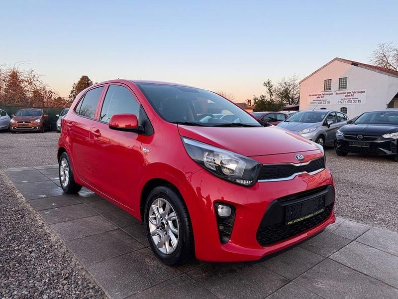 Rot Gebraucht 2018 Kia Picanto DREAM-TEAM Edition Kleinwagen | 8.999 € (Fairer Preis) - Bild 1/4
