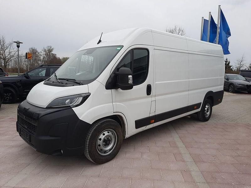 Gebraucht Peugeot Boxer 179 PS (131 kW) 2025 Lackierung weiss icy/typ ausse Van