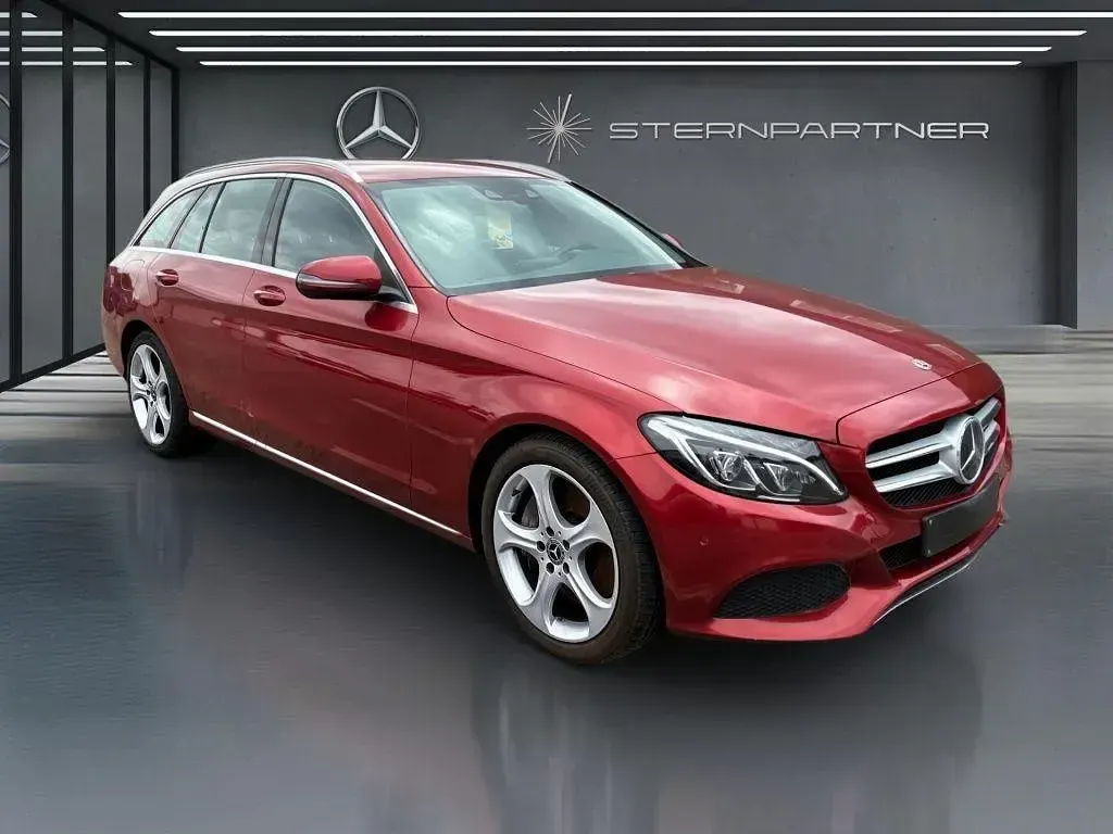 Gebraucht Mercedes C300 Avantgarde 245 PS (180 kW) 2017 Rot Kombi