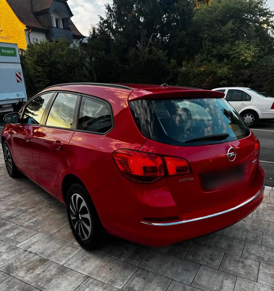 Gebraucht Opel Astra 120 PS (88 kW) 2014 Rot Kombi