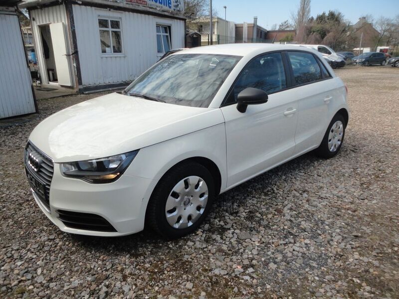 Weiß Gebraucht 2015 Audi A1 Sportback Attraction Kleinwagen | 6.999 € (Guter Preis) - Bild 1/4