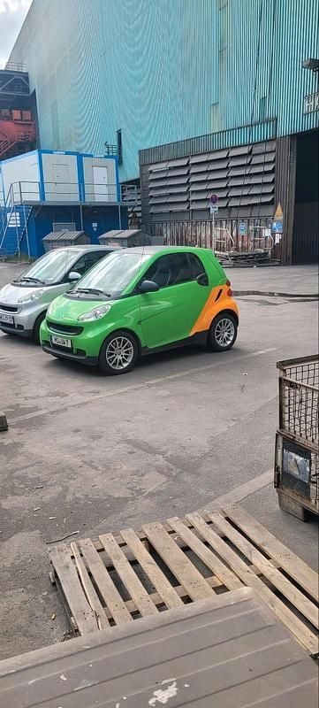 Grün Gebraucht 2009 Smart ForTwo Coupé Coupé | 1.800 € - Bild 1/4