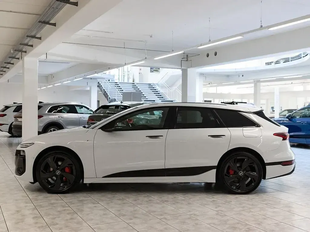 Gebraucht Audi A6 e-tron Sport 314 kW (428 PS) 2025 Gletscherweiß metallic Kombi
