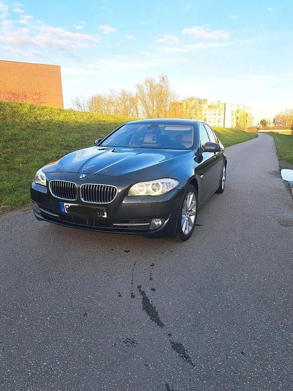 Gebraucht BMW 525 204 PS (150 kW) 2011 Grau Limousine